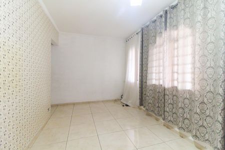 Casa à venda com 214m², 2 quartos e 4 vagas Casa à venda com 214m², 2 quartos e 4 vagasSala