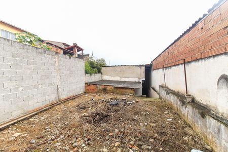 Casa à venda com 214m², 2 quartos e 4 vagas Casa à venda com 214m², 2 quartos e 4 vagasTerreno dos Fundos