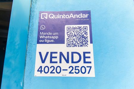 Casa à venda com 214m², 2 quartos e 4 vagas Casa à venda com 214m², 2 quartos e 4 vagasPlaca