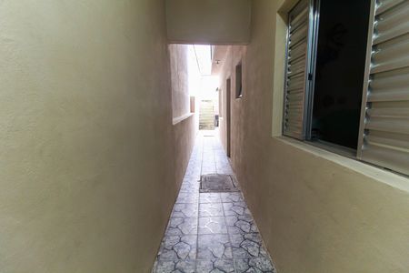 Casa à venda com 214m², 2 quartos e 4 vagas Casa à venda com 214m², 2 quartos e 4 vagasCorredor externo