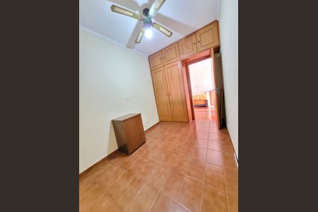Casa à venda com 180m², 3 quartos e 2 vagas Casa à venda com 180m², 3 quartos e 2 vagasQuarto