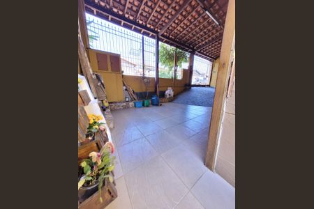 Casa à venda com 180m², 3 quartos e 2 vagas Casa à venda com 180m², 3 quartos e 2 vagasÁrea externa