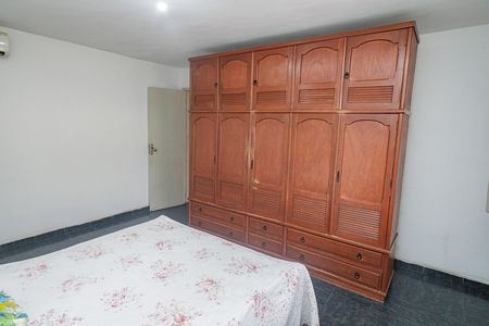 Casa à venda com 300m², 4 quartos e 3 vagas Casa à venda com 300m², 4 quartos e 3 vagasQuarto 1 (casa sobrado)