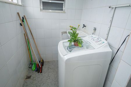 Área de Serviço (casa sobrado) de casa à venda com 4 quartos, 300m² em Campo Grande, Rio de Janeiro