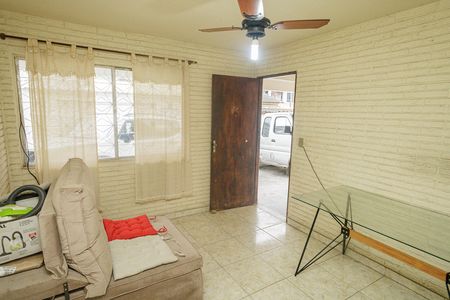 Casa à venda com 300m², 4 quartos e 3 vagas Casa à venda com 300m², 4 quartos e 3 vagasSala