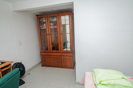 Casa à venda com 300m², 4 quartos e 3 vagas Casa à venda com 300m², 4 quartos e 3 vagasQuarto 2 (casa sobrado)