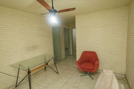 Casa à venda com 300m², 4 quartos e 3 vagas Casa à venda com 300m², 4 quartos e 3 vagasSala