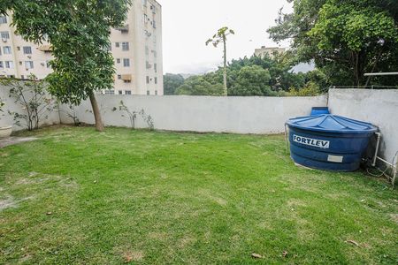 Quintal de casa à venda com 4 quartos, 300m² em Campo Grande, Rio de Janeiro