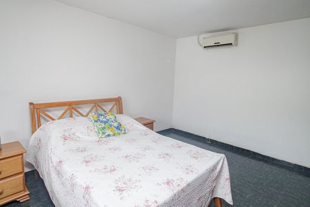 Casa à venda com 300m², 4 quartos e 3 vagas Casa à venda com 300m², 4 quartos e 3 vagasQuarto 1 (casa sobrado)