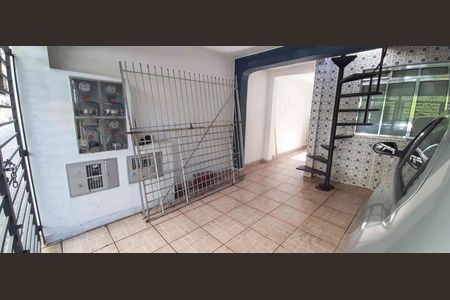 Garagem de casa para alugar com 2 quartos, 110m² em Vila Yara, Osasco