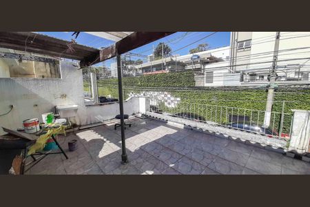 Área de serviço de casa para alugar com 2 quartos, 110m² em Vila Yara, Osasco