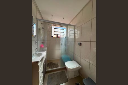Banheiro de apartamento para alugar com 2 quartos, 62m² em Passo d’Areia, Porto Alegre