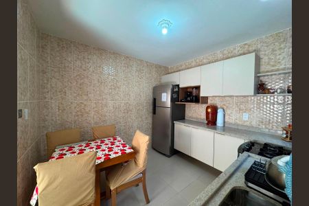 Cozinha de apartamento para alugar com 2 quartos, 62m² em Passo d’Areia, Porto Alegre