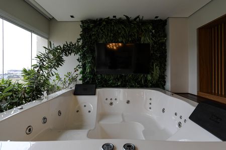 Apartamento para alugar com 241m², 3 quartos e 4 vagasJacuzzi