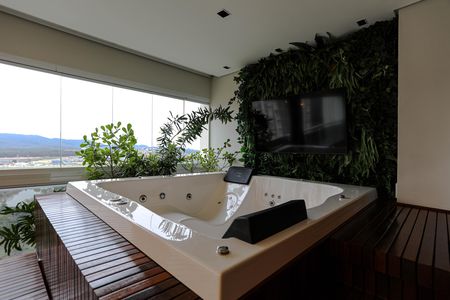 Apartamento para alugar com 241m², 3 quartos e 4 vagasJacuzzi
