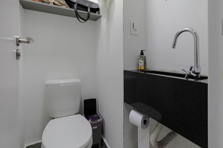 Apartamento para alugar com 241m², 3 quartos e 4 vagasBanheiro de Serviço