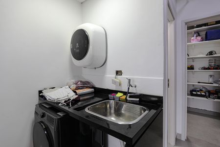 Apartamento para alugar com 241m², 3 quartos e 4 vagasBanheiro de Serviço