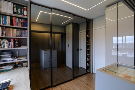 Apartamento para alugar com 241m², 3 quartos e 4 vagasCloset - Quarto 1 - Suíte