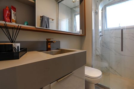 Apartamento para alugar com 241m², 3 quartos e 4 vagasBanheiro - Quarto 3 - Suíte