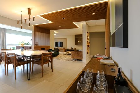 Apartamento para alugar com 241m², 3 quartos e 4 vagasSala