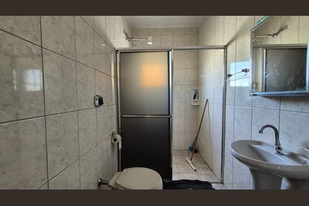 Casa à venda com 304m², 3 quartos e 3 vagasBanheiro - Fundos