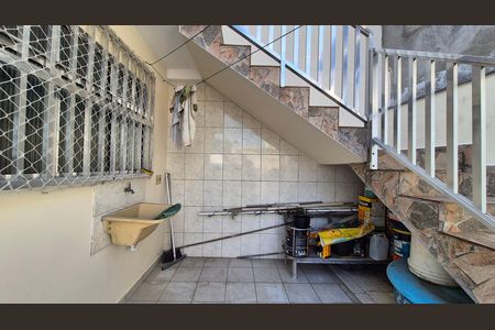 Casa à venda com 304m², 3 quartos e 3 vagasLavanderia - Fundos