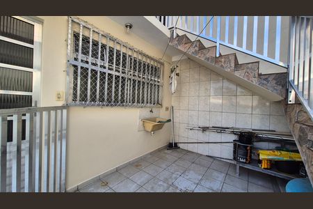 Casa à venda com 304m², 3 quartos e 3 vagasLavanderia - Fundos