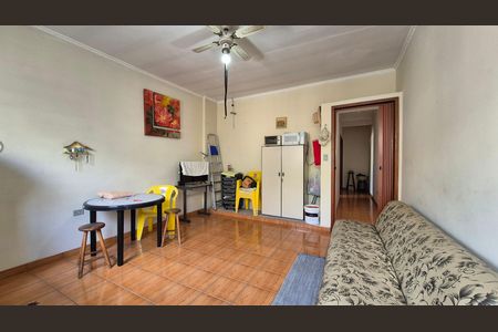 Casa à venda com 304m², 3 quartos e 3 vagasSala - Fundos