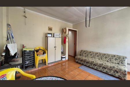 Casa à venda com 304m², 3 quartos e 3 vagasSala - Fundos