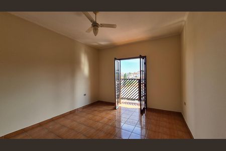 Casa à venda com 304m², 3 quartos e 3 vagasSuíte