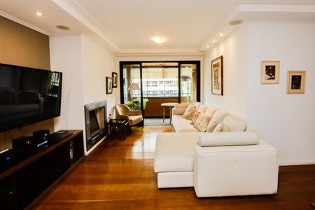 Apartamento à venda com 128m², 3 quartos e 2 vagas