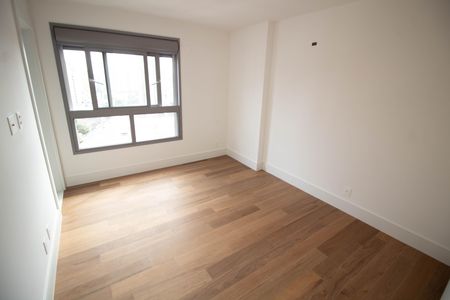 Apartamento à venda com 170m², 3 quartos e 3 vagas Apartamento à venda com 170m², 3 quartos e 3 vagasSUITE 2