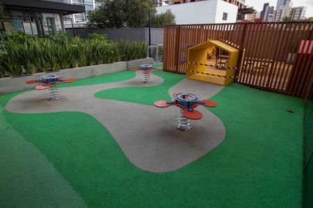 Apartamento à venda com 170m², 3 quartos e 3 vagas Apartamento à venda com 170m², 3 quartos e 3 vagasÁREA COMUM - PLAYGROUND