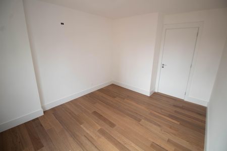 Apartamento à venda com 170m², 3 quartos e 3 vagas Apartamento à venda com 170m², 3 quartos e 3 vagasSUITE 2