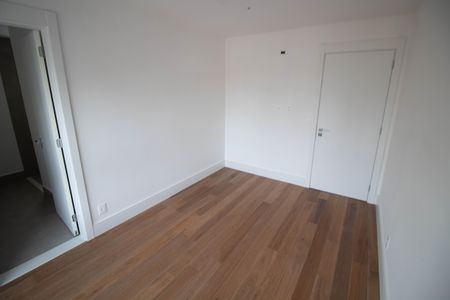 Apartamento à venda com 170m², 3 quartos e 3 vagas Apartamento à venda com 170m², 3 quartos e 3 vagasSUITE 3