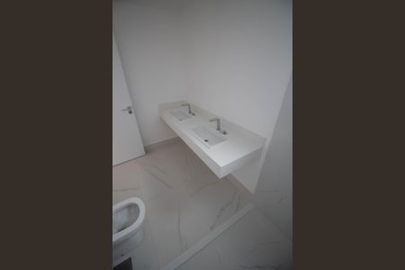 Apartamento à venda com 170m², 3 quartos e 3 vagas Apartamento à venda com 170m², 3 quartos e 3 vagasBANHEIRO DA SUITE 1