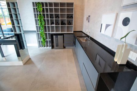 Apartamento à venda com 170m², 3 quartos e 3 vagas Apartamento à venda com 170m², 3 quartos e 3 vagasÁREA COMUM - SALA DE JOGOS