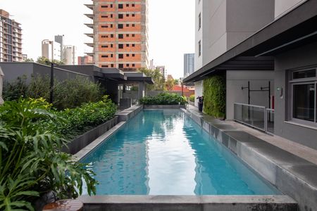 Apartamento à venda com 170m², 3 quartos e 3 vagas Apartamento à venda com 170m², 3 quartos e 3 vagasÁREA COMUM - PISCINA