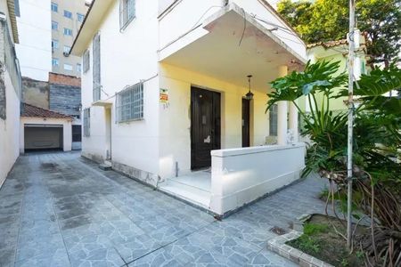 Casa à venda com 320m², 4 quartos e 4 vagas