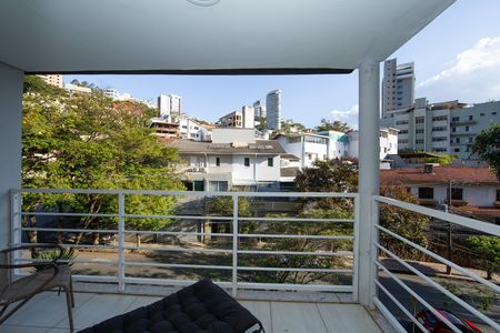Casa à venda com 4 quartos, 272m² em Santa Lúcia, Belo Horizonte