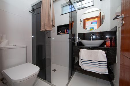 Casa à venda com 4 quartos, 272m² em Santa Lúcia, Belo Horizonte