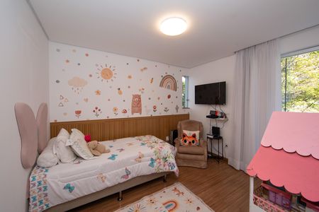 Casa à venda com 4 quartos, 272m² em Santa Lúcia, Belo Horizonte