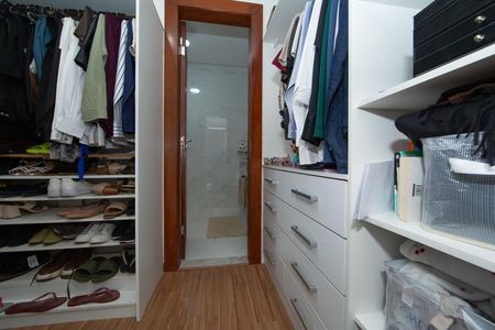 Casa à venda com 4 quartos, 272m² em Santa Lúcia, Belo Horizonte