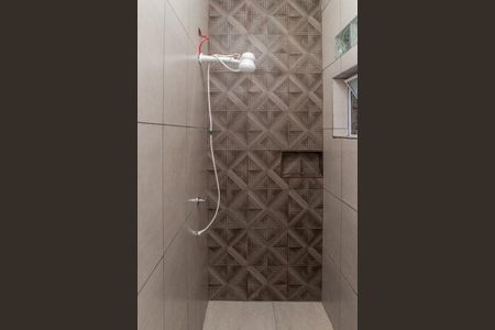Banheiro de apartamento para alugar com 1 quarto, 23m² em Vila Nilo, São Paulo