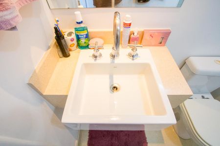 Apartamento à venda com 169m², 3 quartos e 3 vagasBanheiro do quarto 2