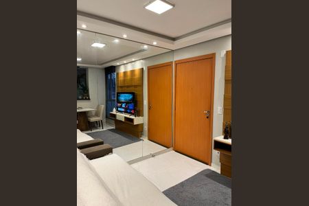 Sala de apartamento à venda com 2 quartos, 40m² em Vila Nova, Porto Alegre