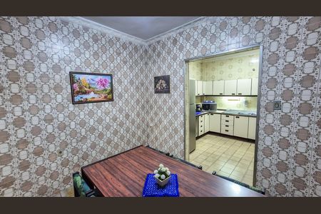 Casa para alugar com 253m², 4 quartos e 6 vagas Casa para alugar com 253m², 4 quartos e 6 vagasCopa 1