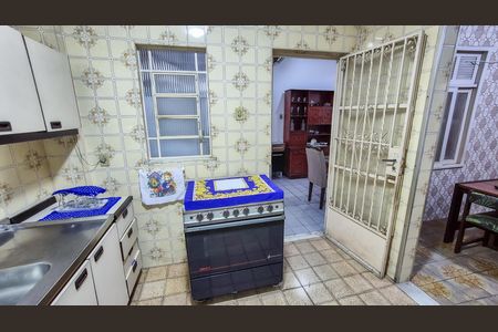 Casa para alugar com 253m², 4 quartos e 6 vagas Casa para alugar com 253m², 4 quartos e 6 vagasCozinha