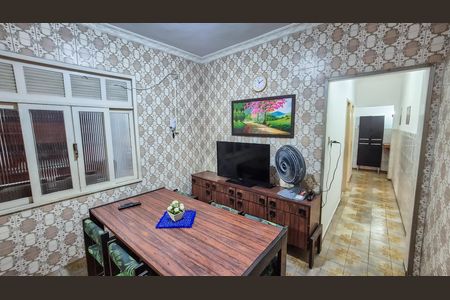 Casa para alugar com 253m², 4 quartos e 6 vagas Casa para alugar com 253m², 4 quartos e 6 vagasCopa 1