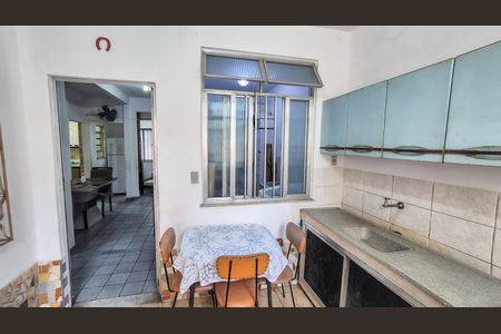 Casa para alugar com 253m², 4 quartos e 6 vagas Casa para alugar com 253m², 4 quartos e 6 vagasCozinha 2